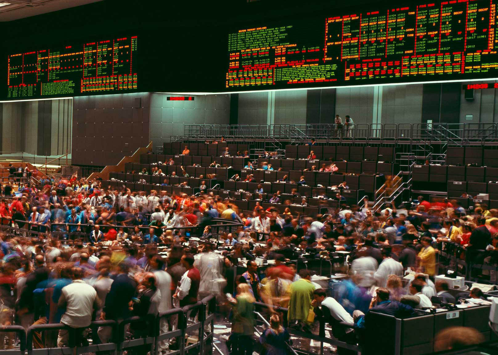 Forex Trading Course Market Analysis Session Busy trading floor used to explain market analysis in a forex trading course